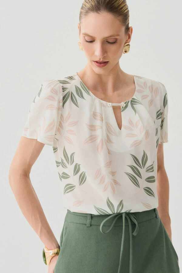 Blusa Folhagem Manga Evasê Decote Vazado