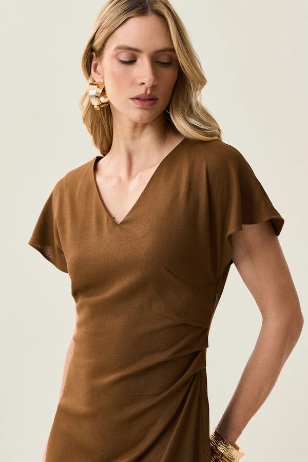 Vestido Midi Assimétrico de Linho Manga Morcego Decote V Lateral Pregas