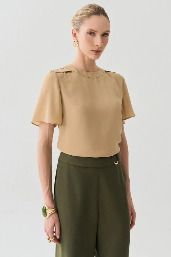 Blusa Manga Evasê Decote Redondo Ombro Prega