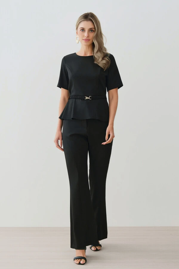 Conjunto de Blusa Crop Peplum Recorte Cinto Gold e Calça Flare Recorte