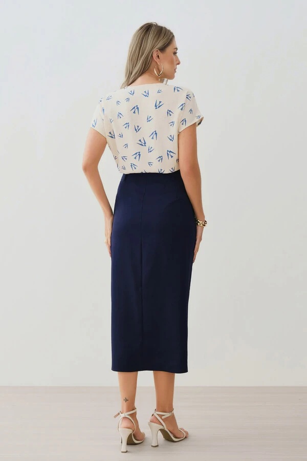 Blusa Pássaro Manga Morcego Decote V Botão Forrado