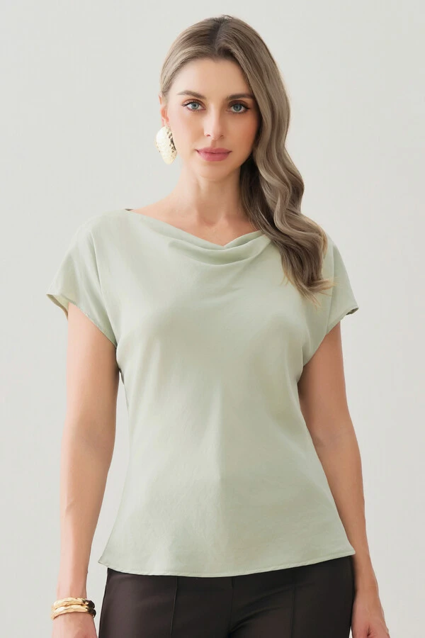 Blusa Manga Morcego Decote Drapeado