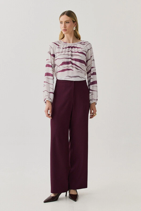 Pantalona Slim de Alfaiataria Bolso Faca Discreta