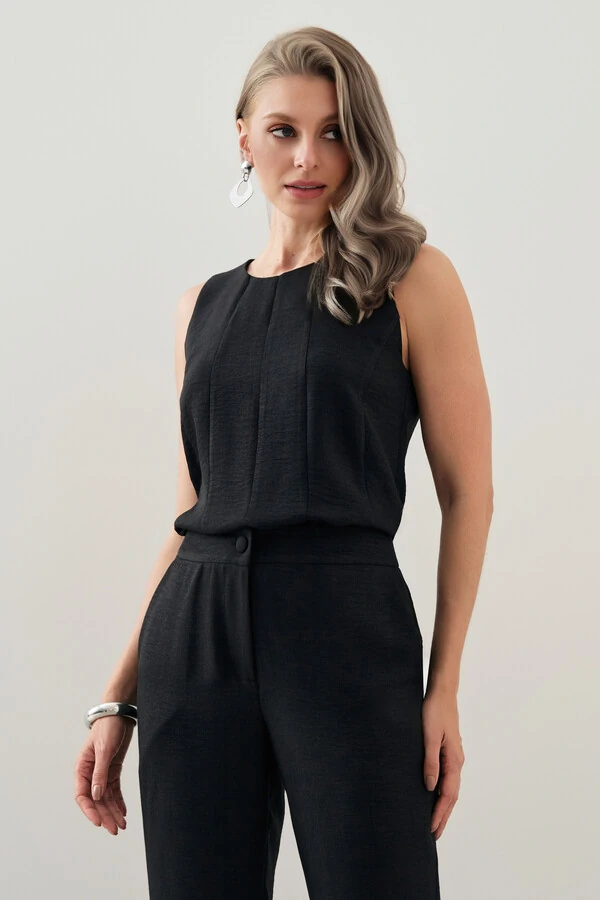 Conjunto de Regata Recortes e Calça Reta