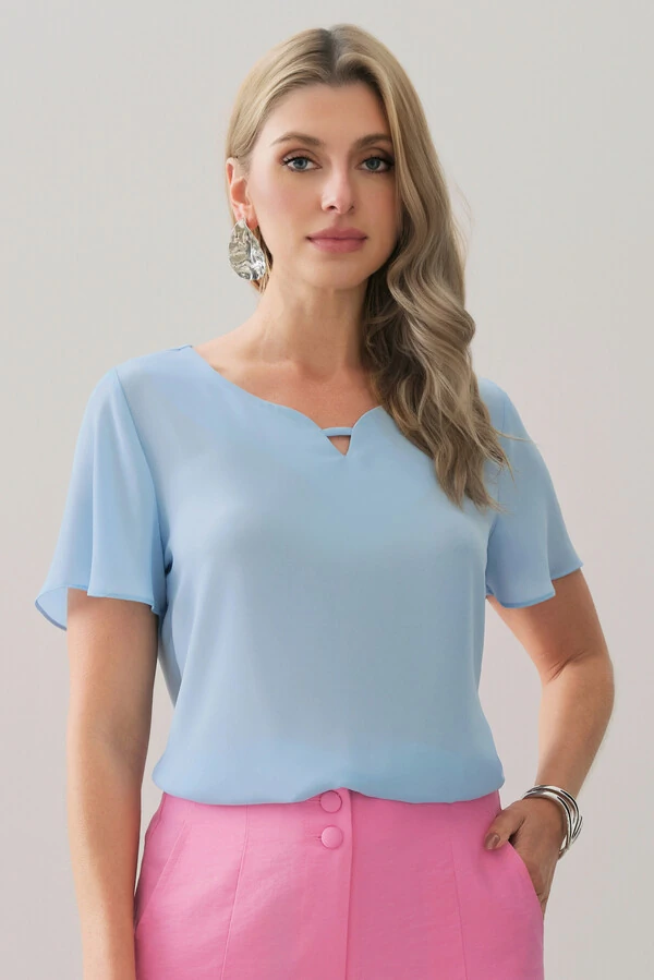 Blusa Manga Evasé Decote Cavado