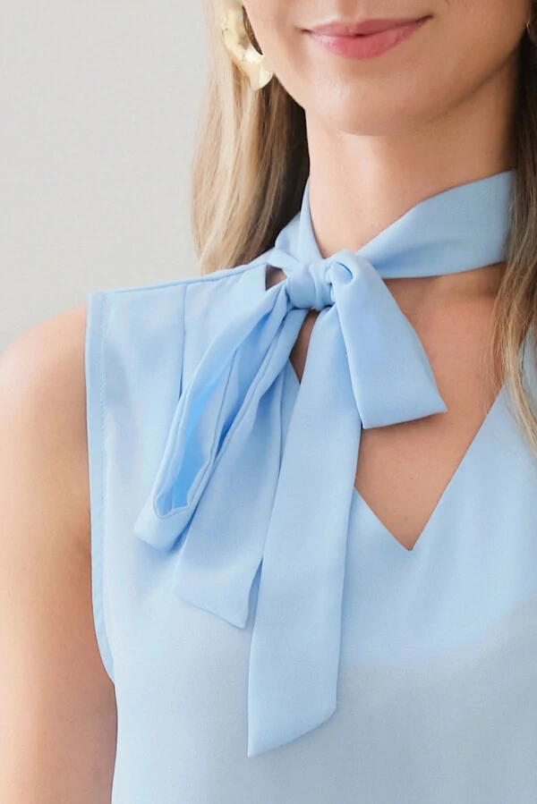 Regata Gola Baixa Laço Decote V Ombro Prega