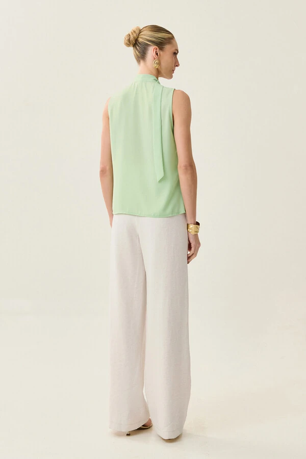 Regata Gola Baixa Laço Decote V Ombro Prega