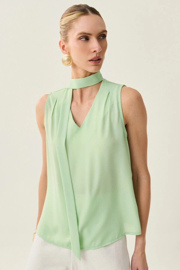 Regata Gola Baixa Laço Decote V Ombro Prega