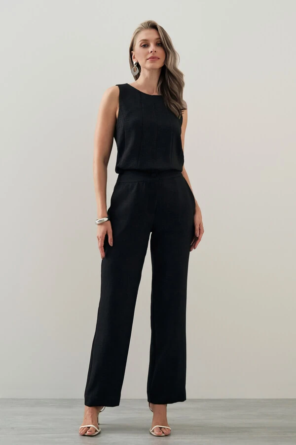 Conjunto de Regata Recortes e Calça Reta