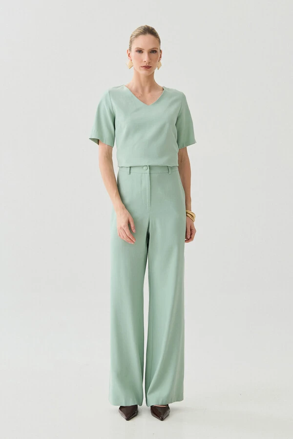 Conjunto de Alfaiataria de Blusa Decote V e Calça Wide Leg