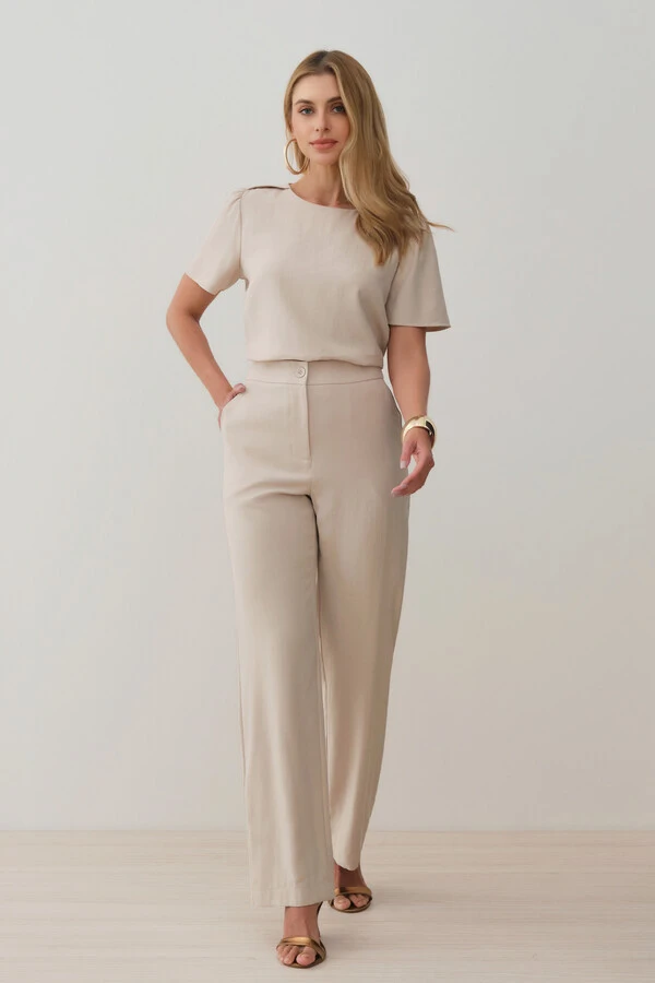 Conjunto de Blusa Ombro Prega e Calça Reta Ampla
