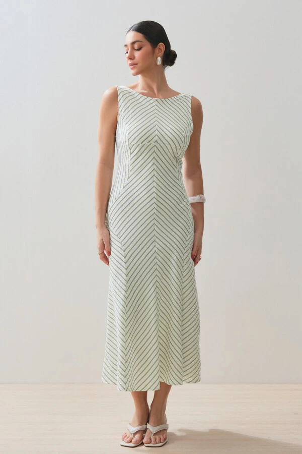 Vestido Midi Regata Listrado Recortes