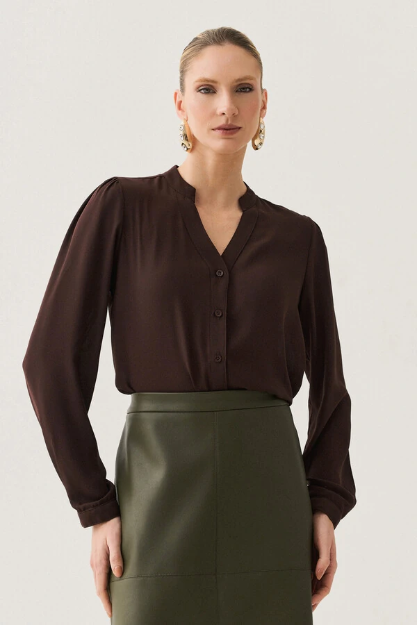 Camisa Manga Longa Punho Gola Baixa Decote v