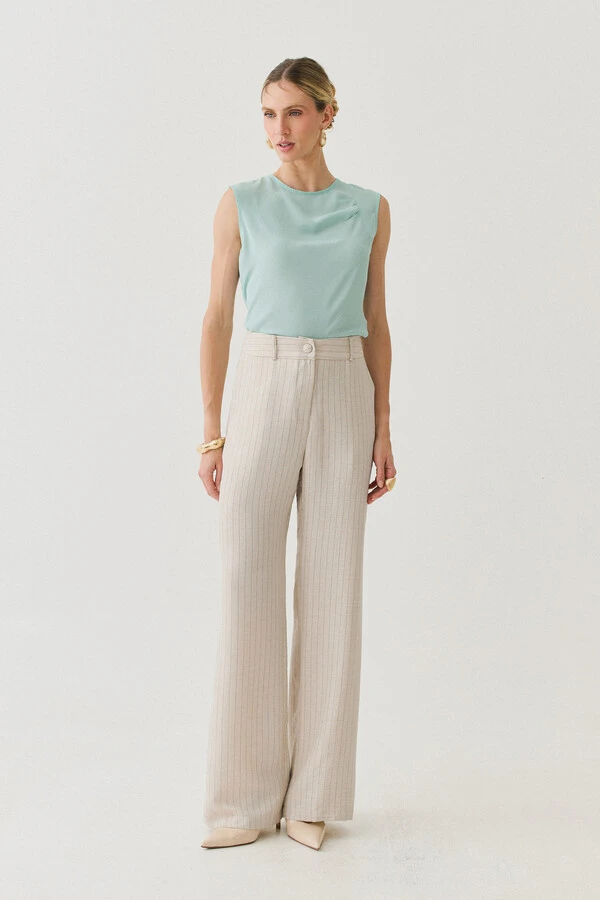 Pantalona Slim Risca de Giz Botão Forrado