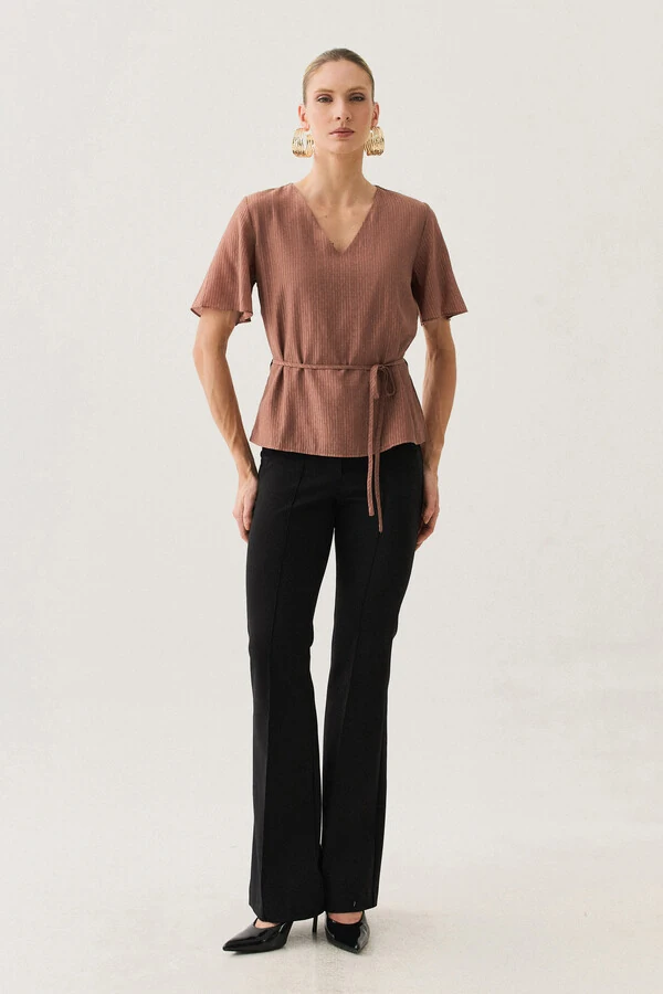 Blusa Decote V Cinto Fino