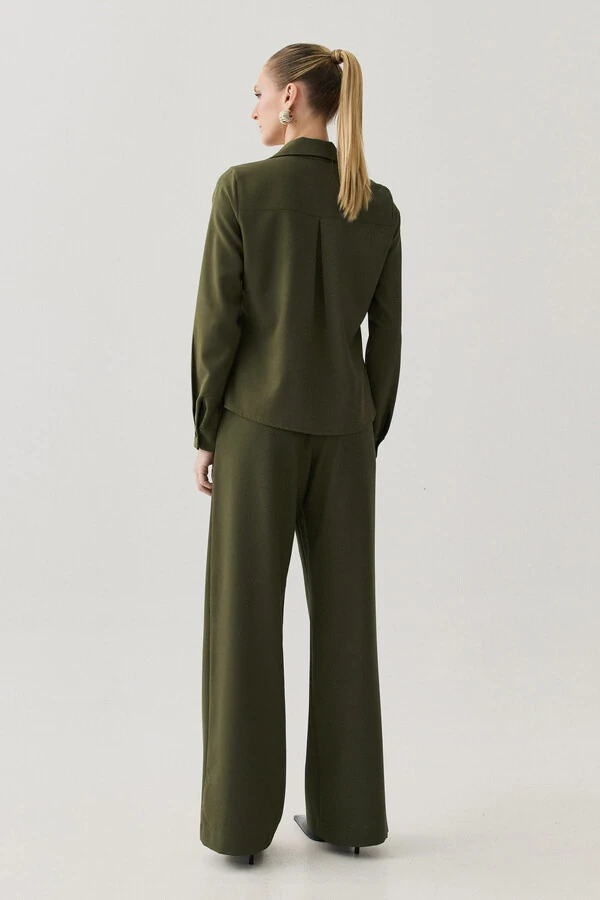 Conjunto de Alfaiataria de Camisa Manga Longa e Calça Reta