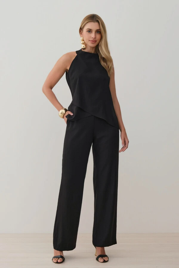 Conjunto de Blusa Regata Frente Única Transpassada e Calça Reta