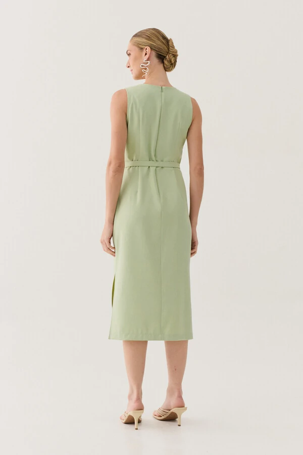 Vestido Midi Regata de Alfaiataria Decote V Recorte e Cinto Fivela