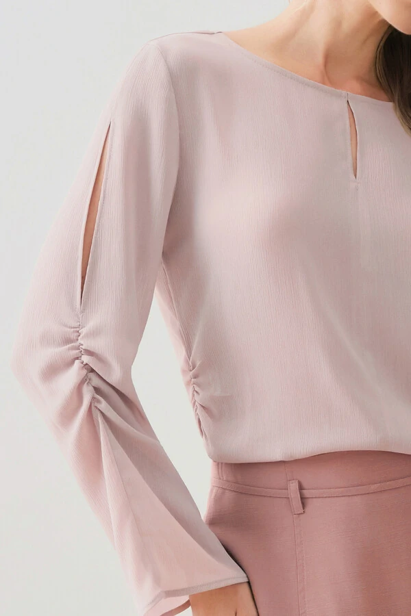 Blusa de Chiffon Yoryu Decote Gota Manga Longa Evasé Cut Out Franzida