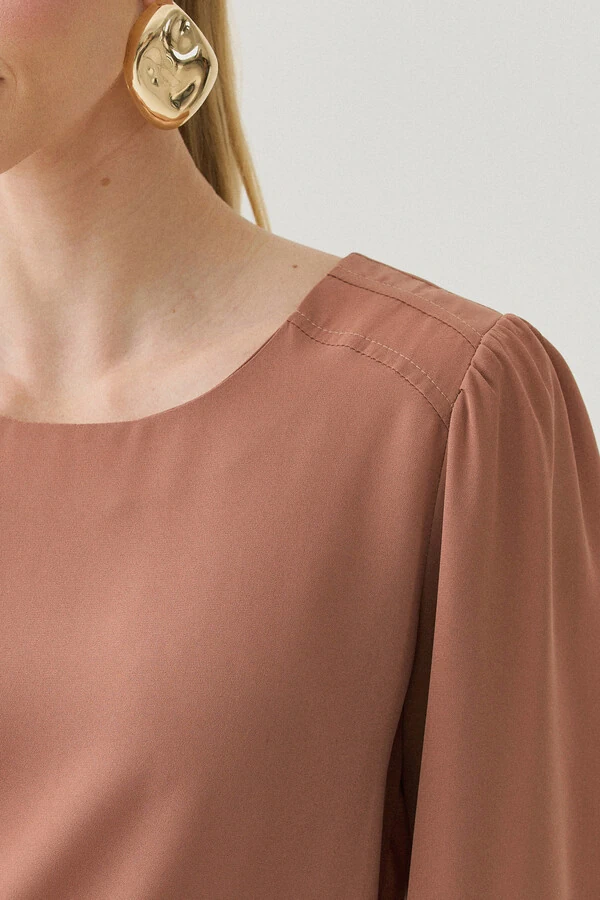 Blusa Manga Longa Ombro Recortes Double