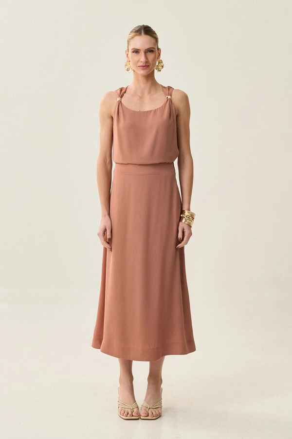 Conjunto de Blusa Regata Omro Gold e Saia Midi Evasê