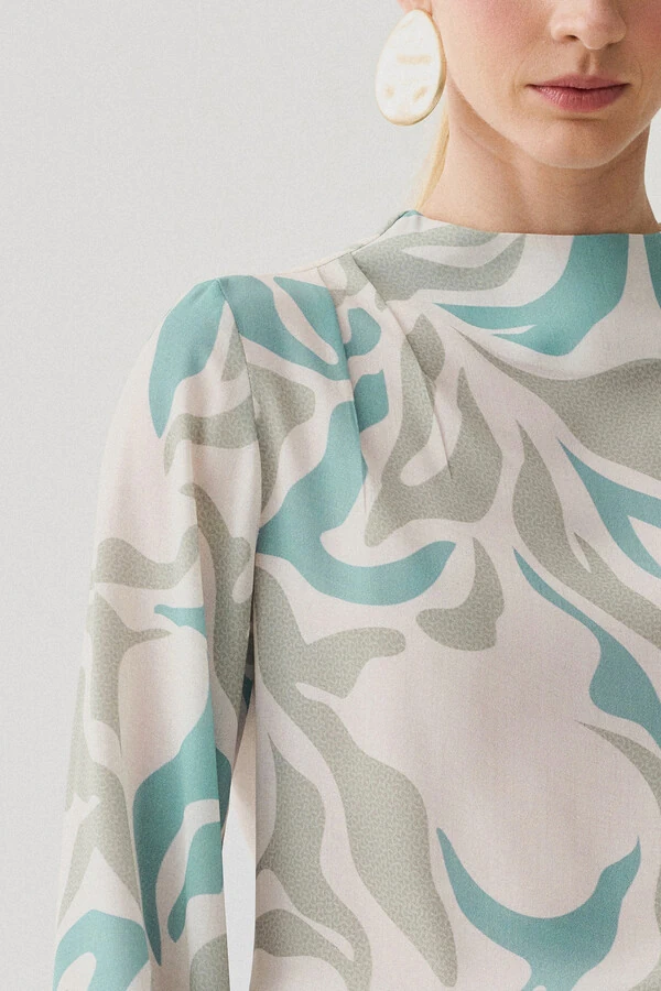 Blusa Assimétrica Abstrata Manga Longa Punho Double Gola Careca Baixa Ombro Direito Pregas Double