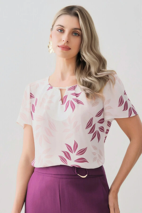 Blusa Folhagem Manga Evasê Decote Vazado
