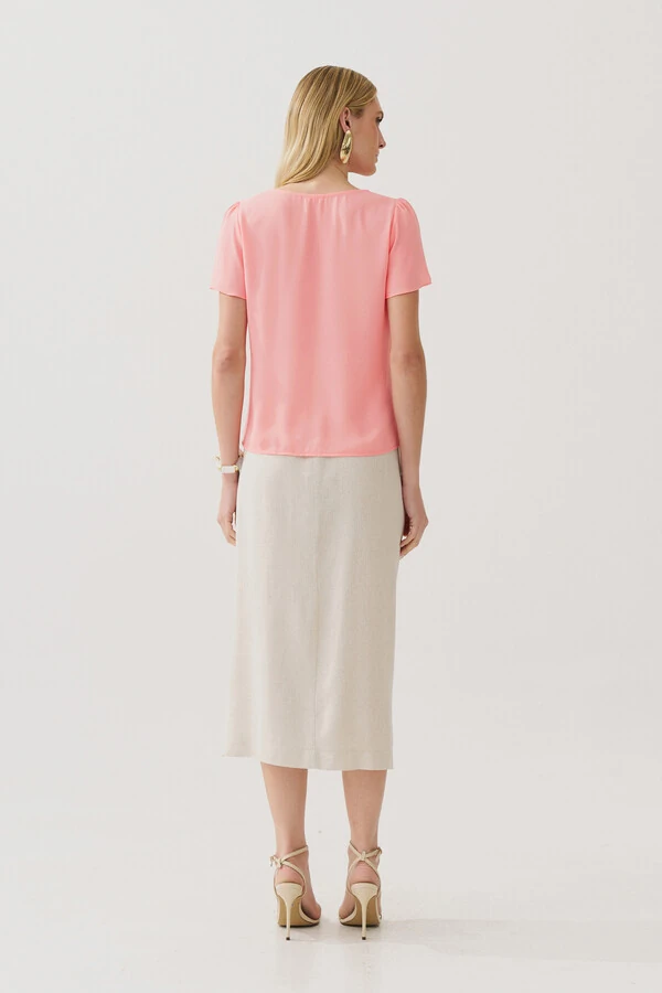 Blusa Decote V Assimétrico Pregas