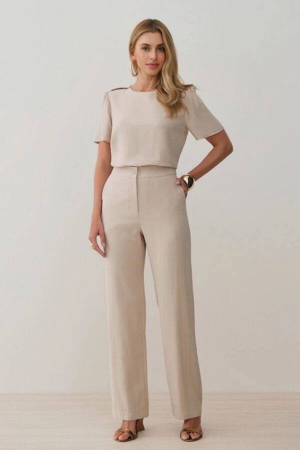 Conjunto de Blusa Ombro Prega e Calça Reta Ampla