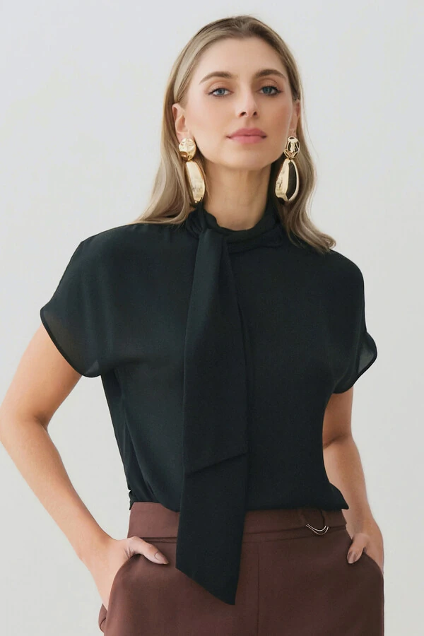 Blusa Manga Morcego Gola de Laço