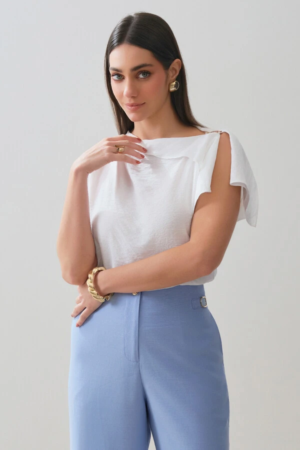Blusa Assimétrica Manga Morcego Gola Fluida Ombro Gold Double