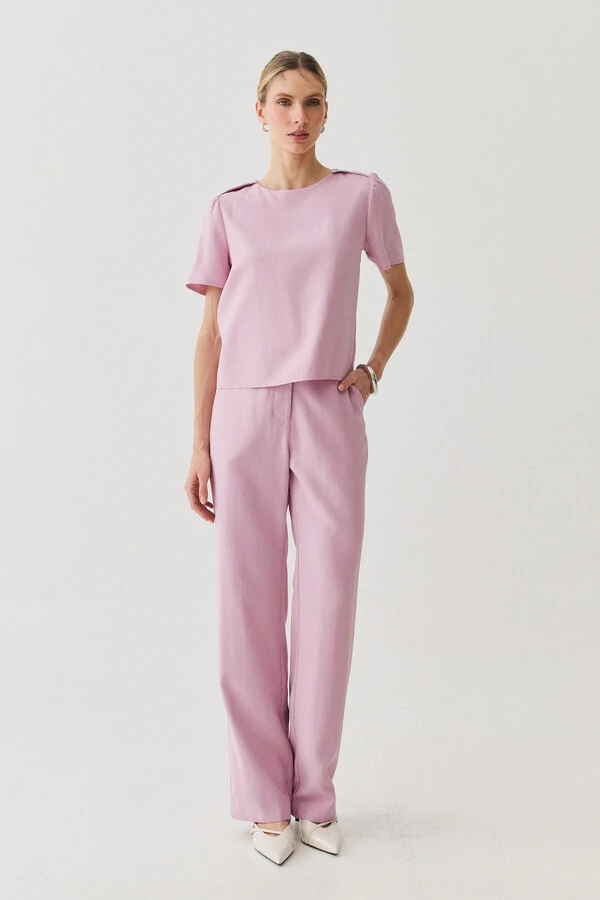 Conjunto de Blusa Ombro Prega e Calça Reta Ampla