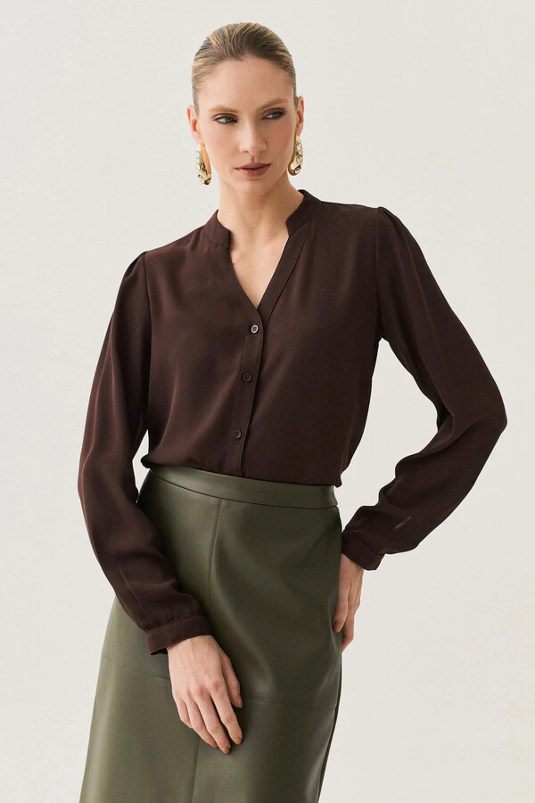 Camisa Manga Longa Punho Gola Baixa Decote v