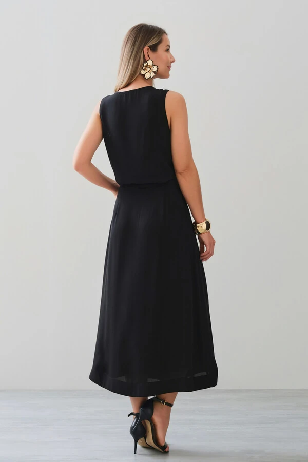 Conjunto de Blusa Regata Omro Gold e Saia Midi Evasê