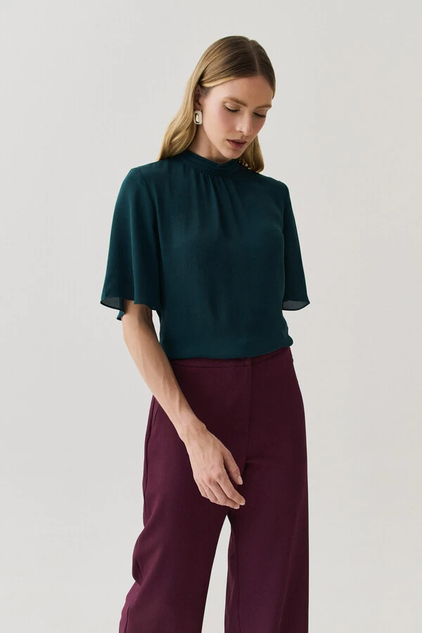 Blusa Manga Evasê Gola Baixa Pregas Triple Franzido