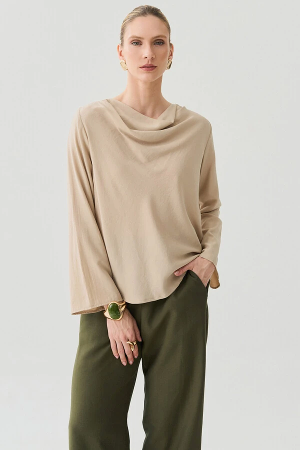 Blusa de Cetim Manga Longa Flare Decote Drapeado
