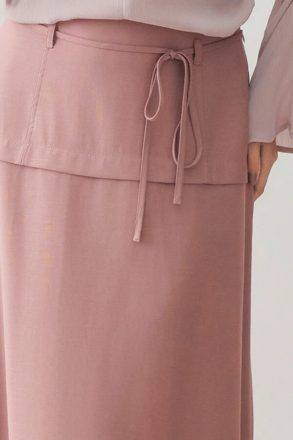 Saia Midi Evasê Prega Passante Cinto Fino