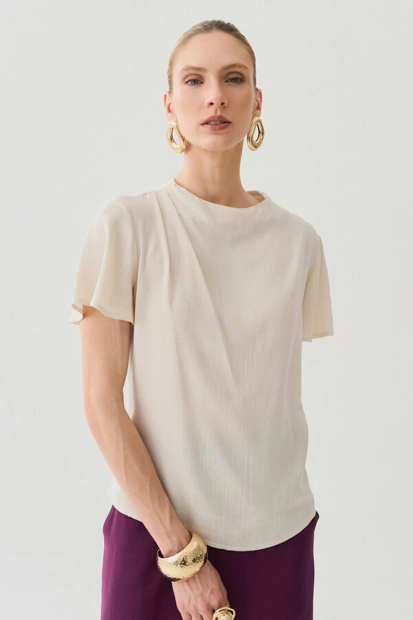 Blusa Assimétrica Gola Careca Baixa Pregas Ombro Direito