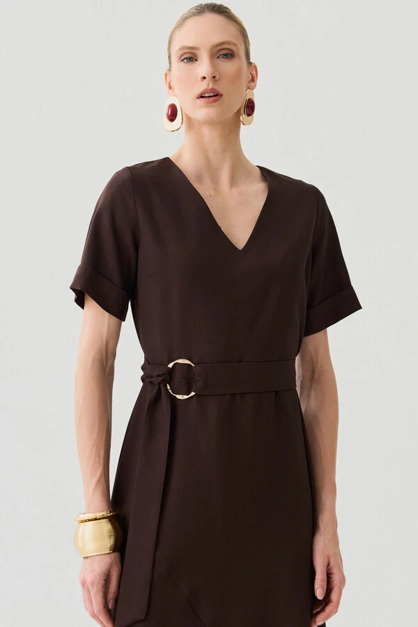 Vestido Midi Evasê Assimétrico Decote V Cinto Gold