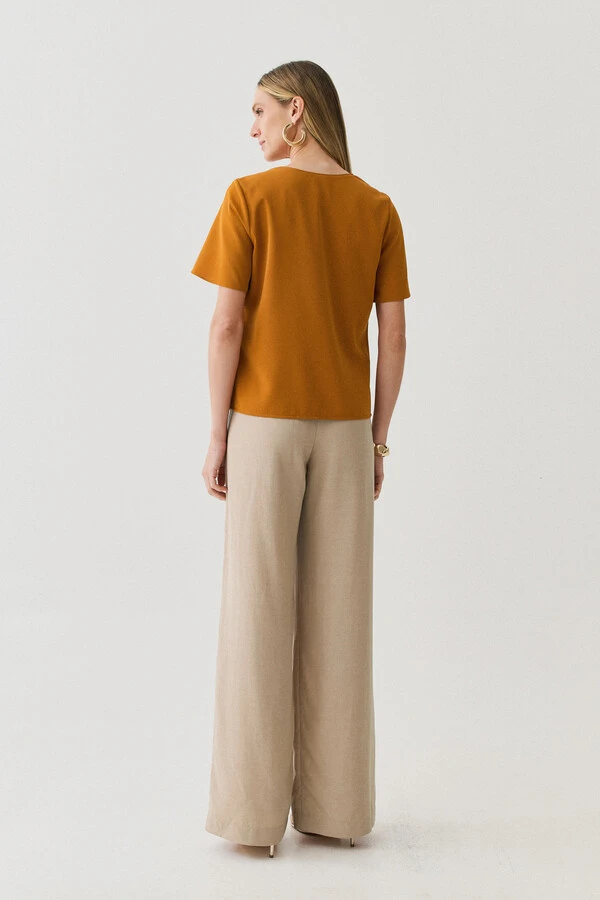 Blusa Assimétrica Pregas Ombro Esquerdo