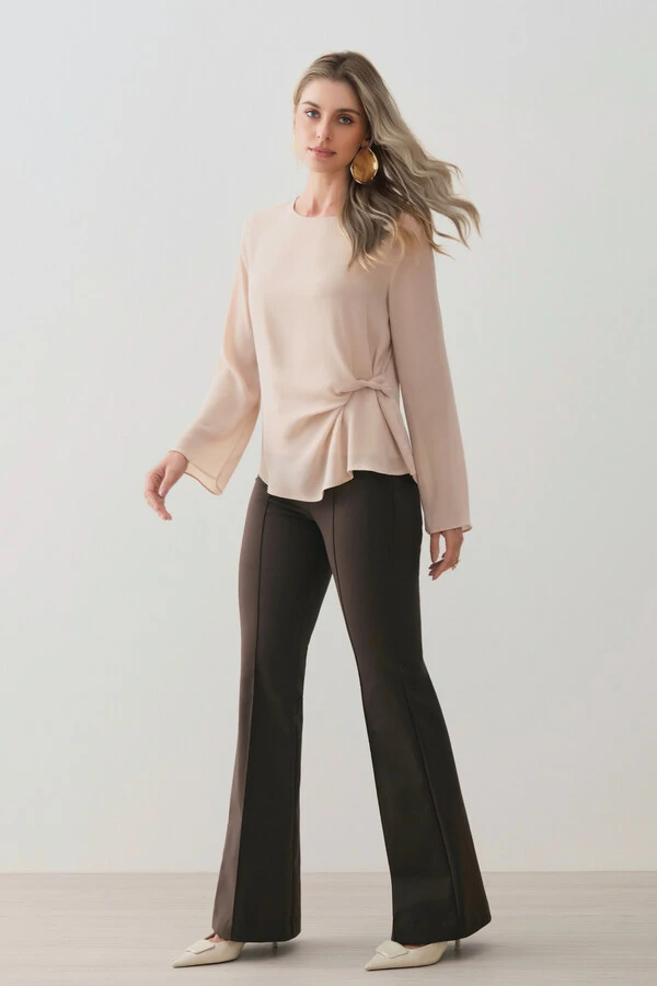 Blusa Dupla Assimétrica de Chiffon Yoryu Manga Longa Evasê Lateral Drapeada