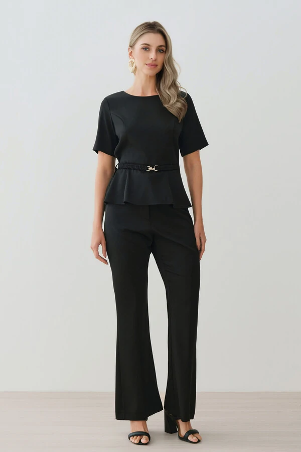 Conjunto de Blusa Crop Peplum Recorte Cinto Gold e Calça Flare Recorte