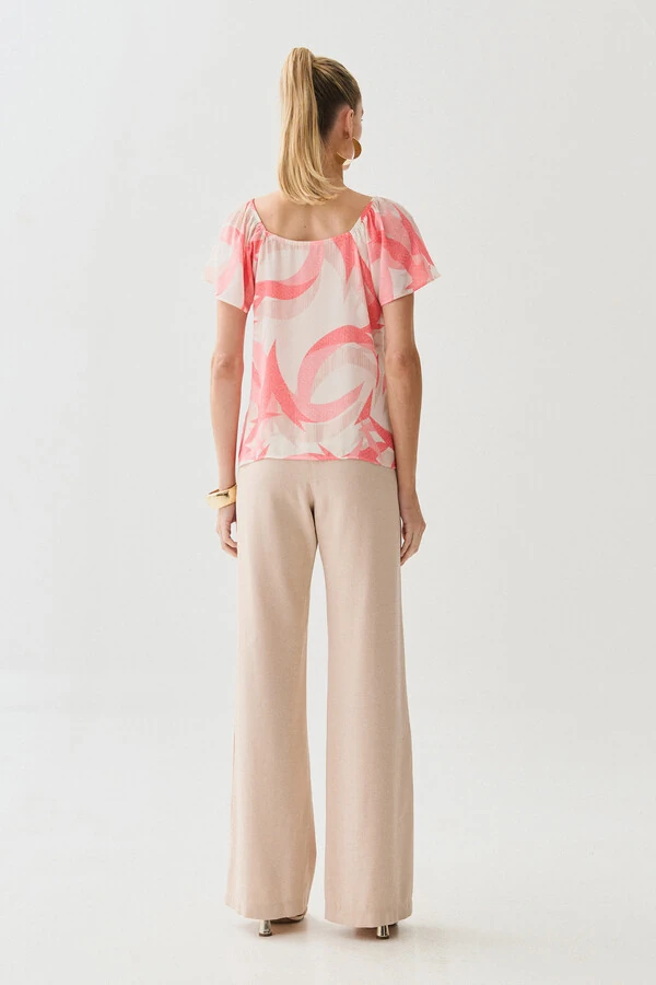 Blusa Abstrata Manga Raglan Decote Coração Ombro Elástico