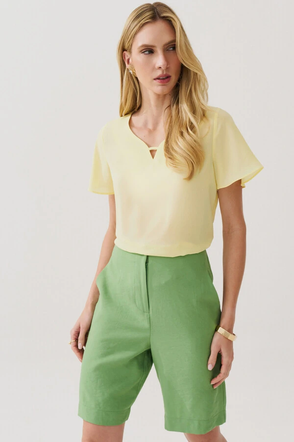 Blusa Manga Evasé Decote Cavado