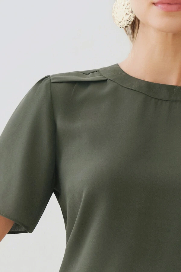 Blusa Decote Redondo Ombro Prega