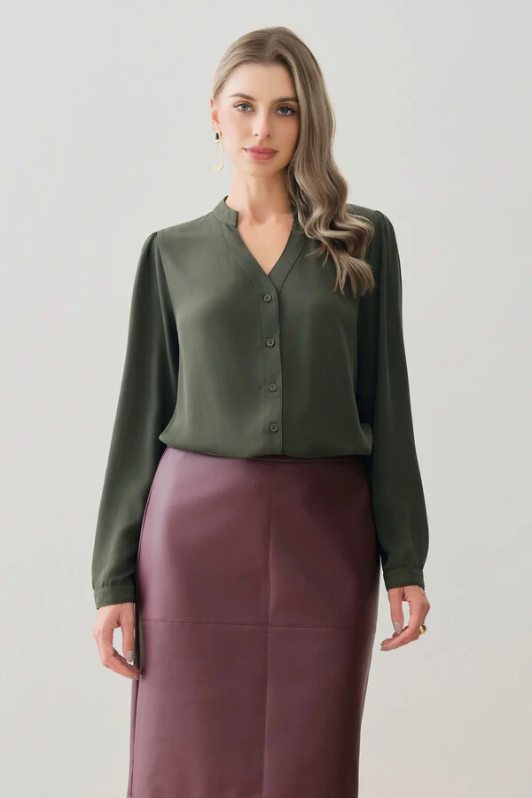 Camisa Manga Longa Punho Gola Baixa Decote v