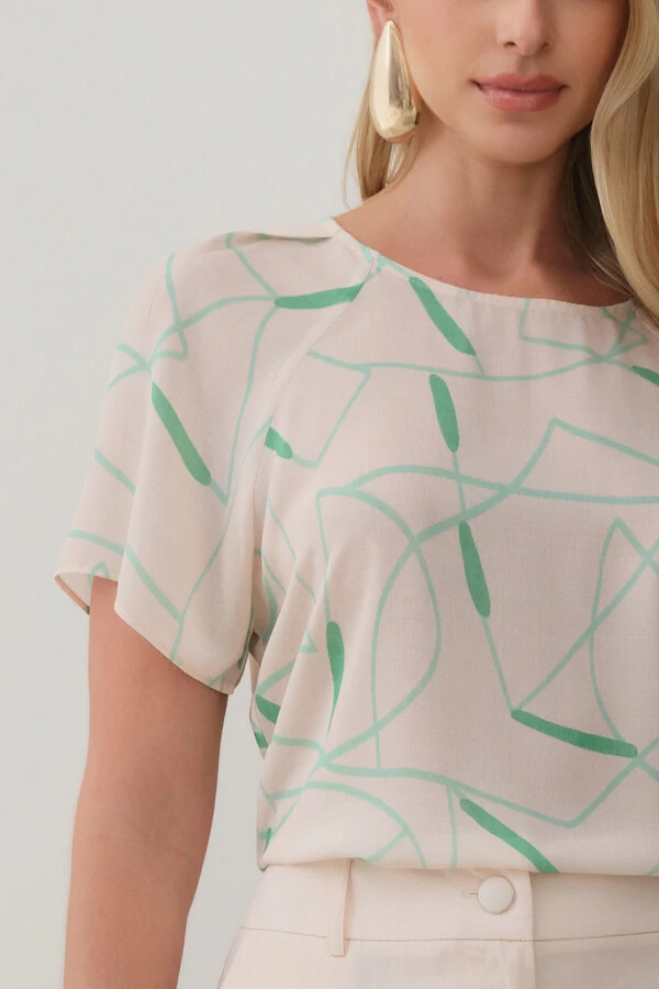 Blusa Abstrata Manga Raglan Ombro Prega