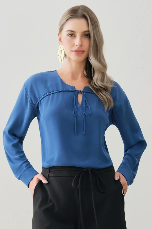 Blusa Manga Longa Punho Gold Decote Cavado Laço Puxante