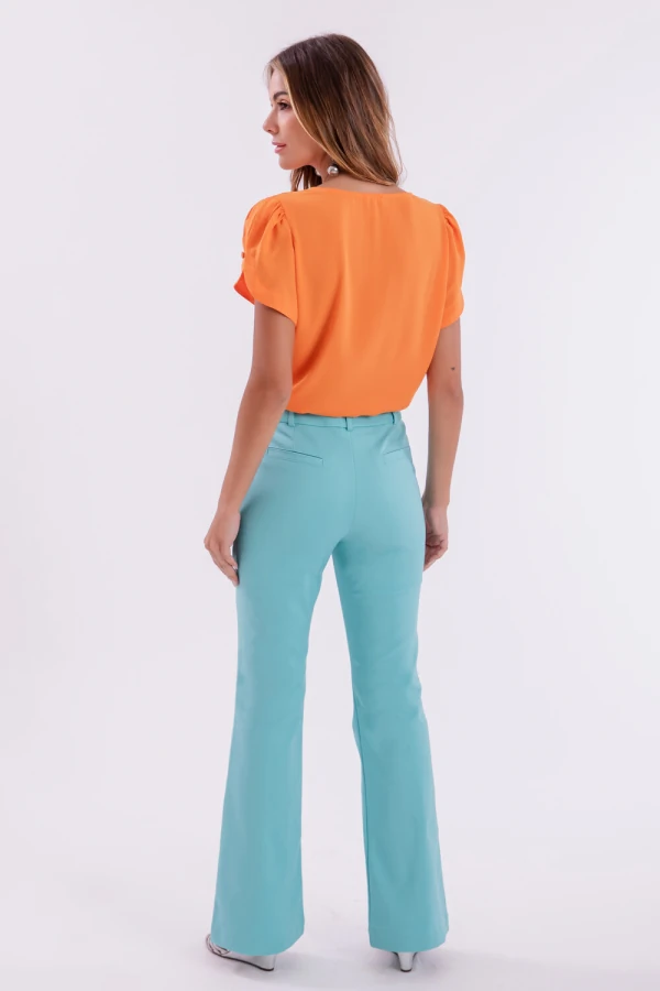 Blusa manga aberta botão forrado