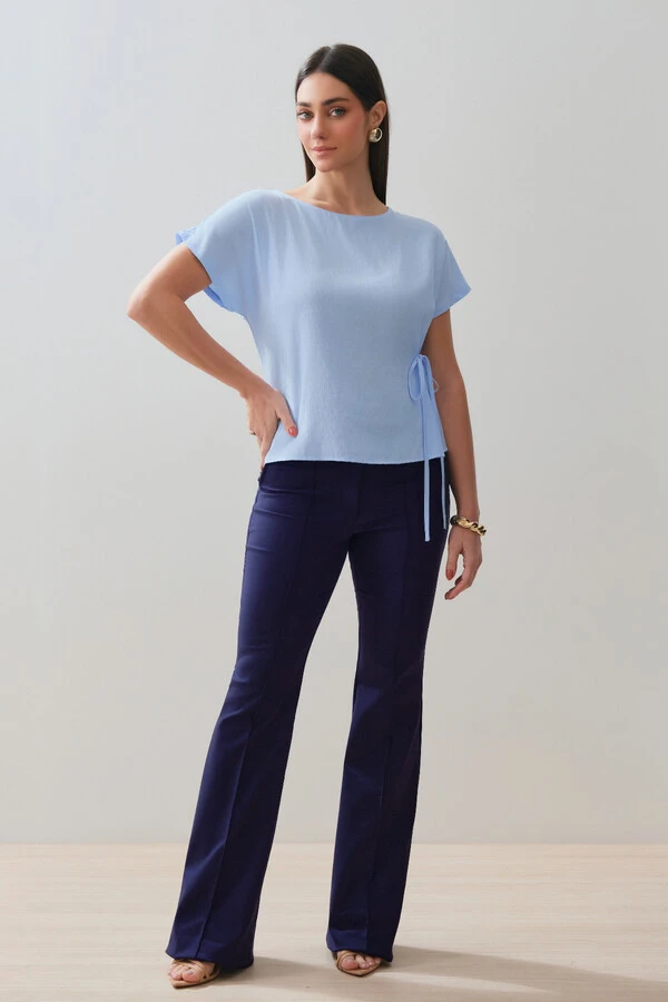 Blusa Manga Morcego Lateral Laço